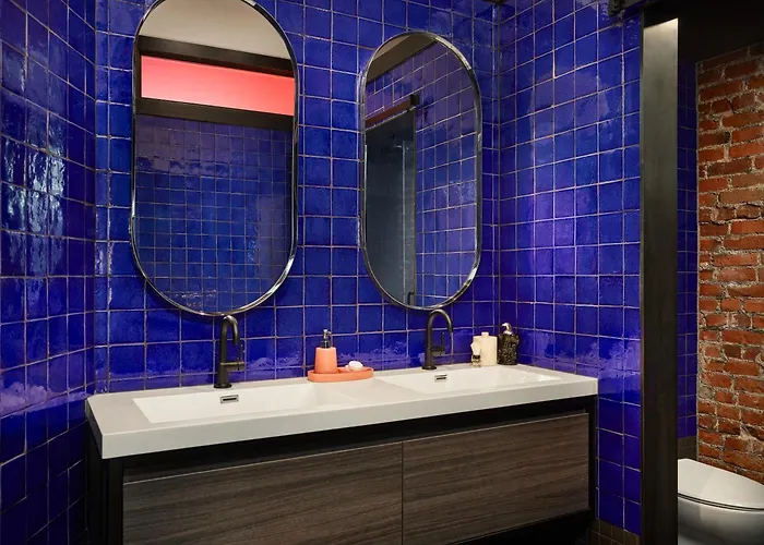 CatbirdAirport Hotel